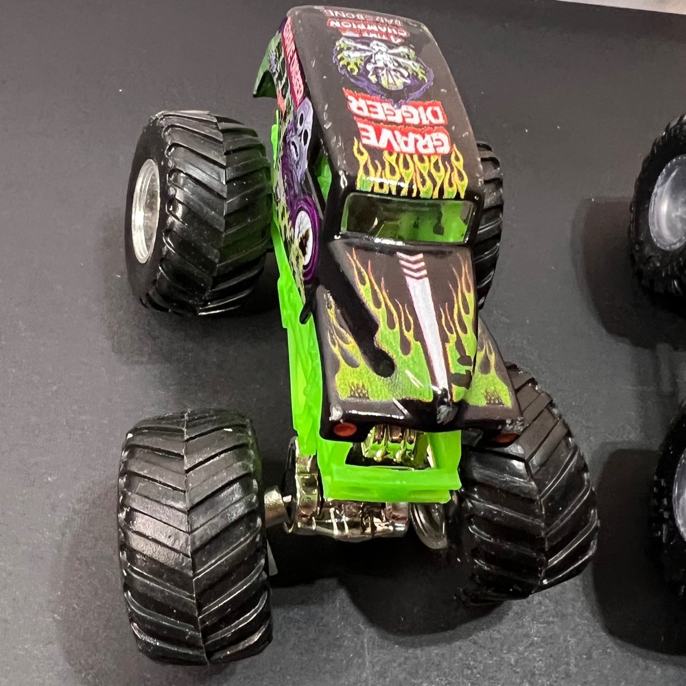 Hot Wheels 1:64 Monster Jam Truck Lot Grave Digger Avenger Multi Good Set of 3 - Picture 2 of 12
